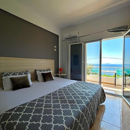 Salt Life Hotel Dhërmi Eksteriør billede