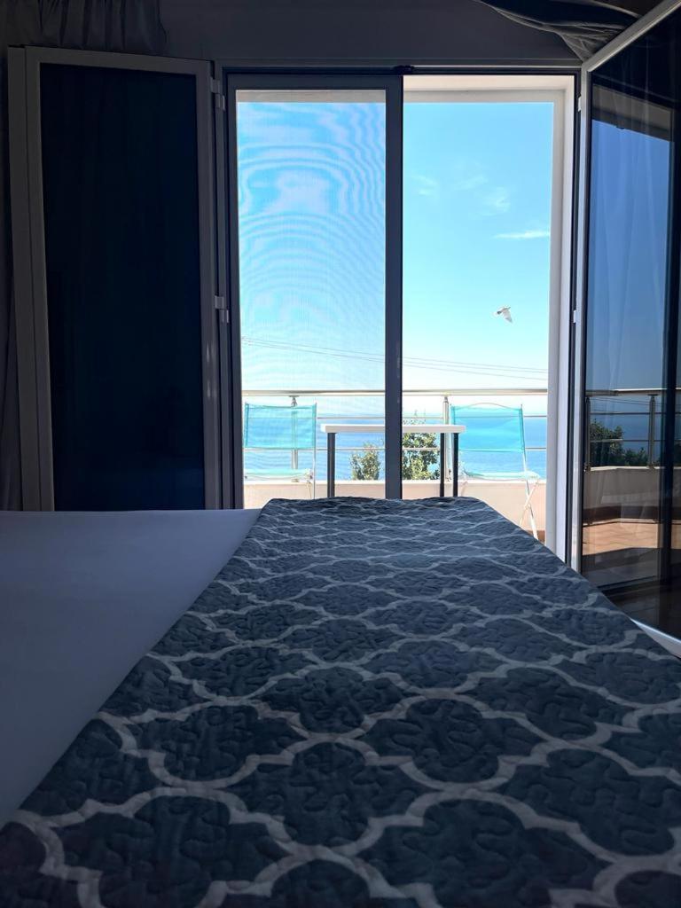 Salt Life Hotel Dhërmi Eksteriør billede