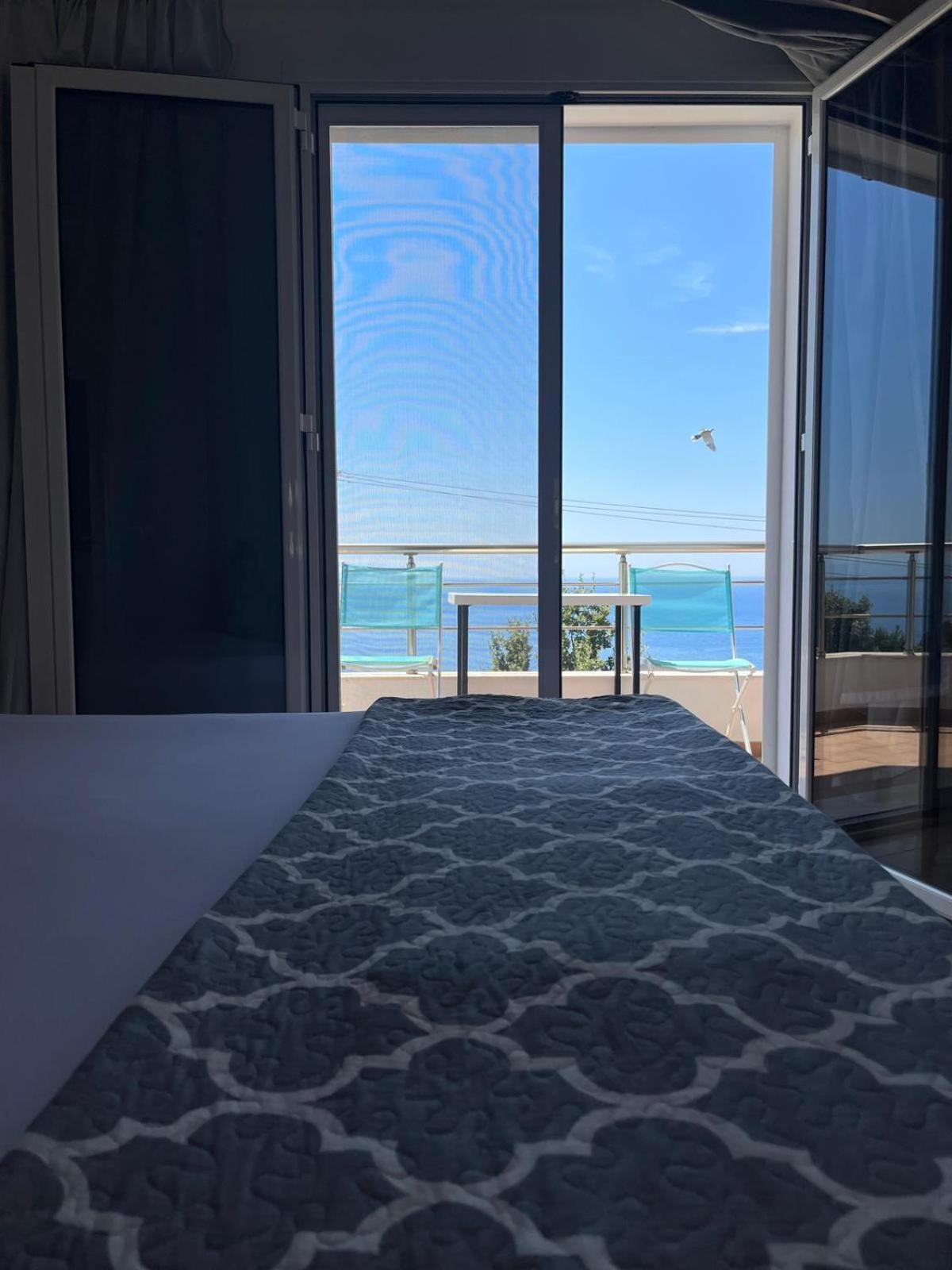 Salt Life Hotel Dhërmi Eksteriør billede