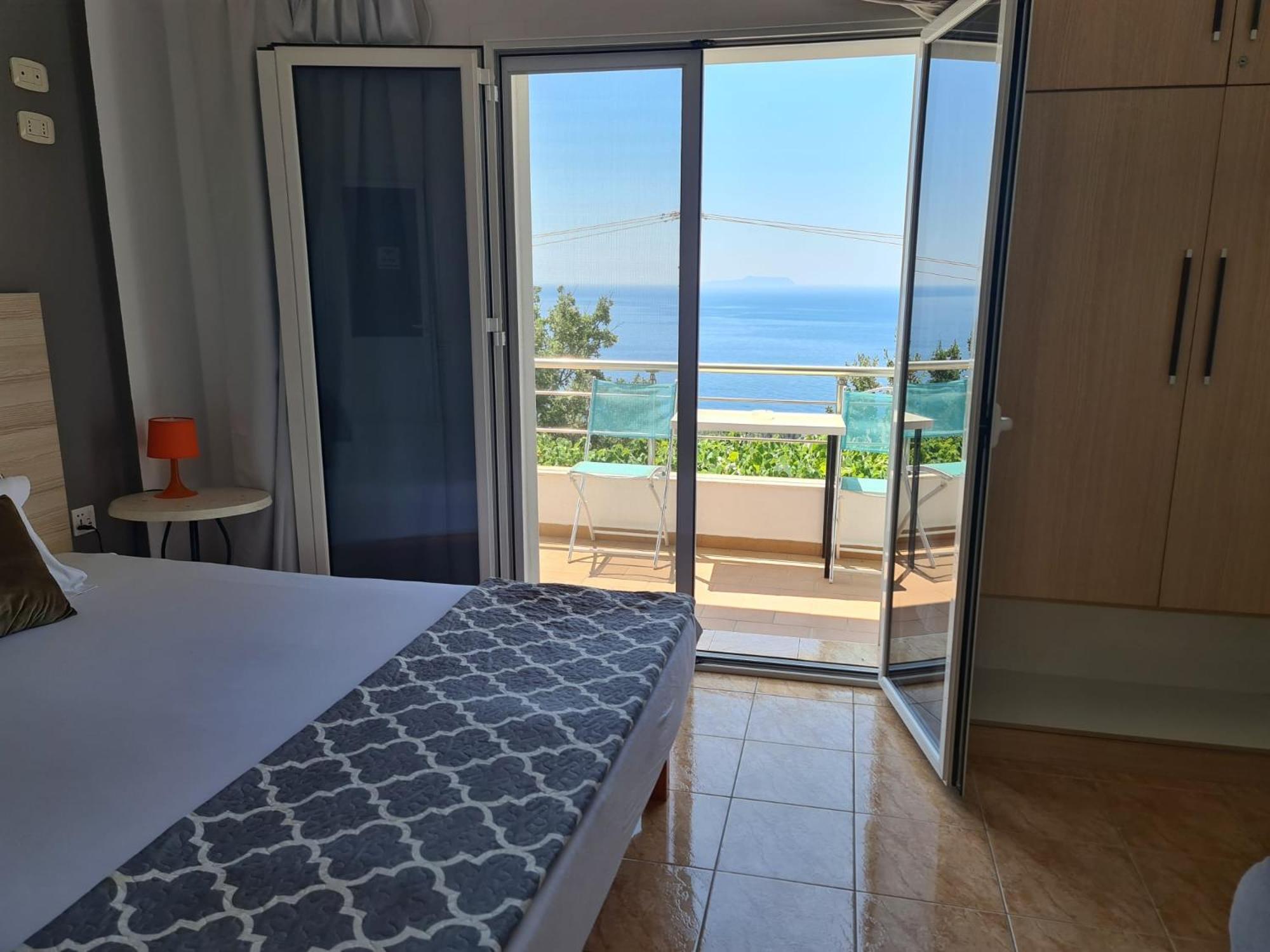 Salt Life Hotel Dhërmi Eksteriør billede