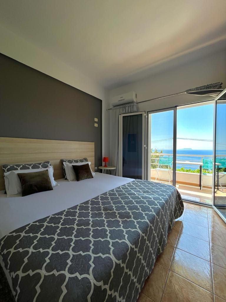 Salt Life Hotel Dhërmi Eksteriør billede