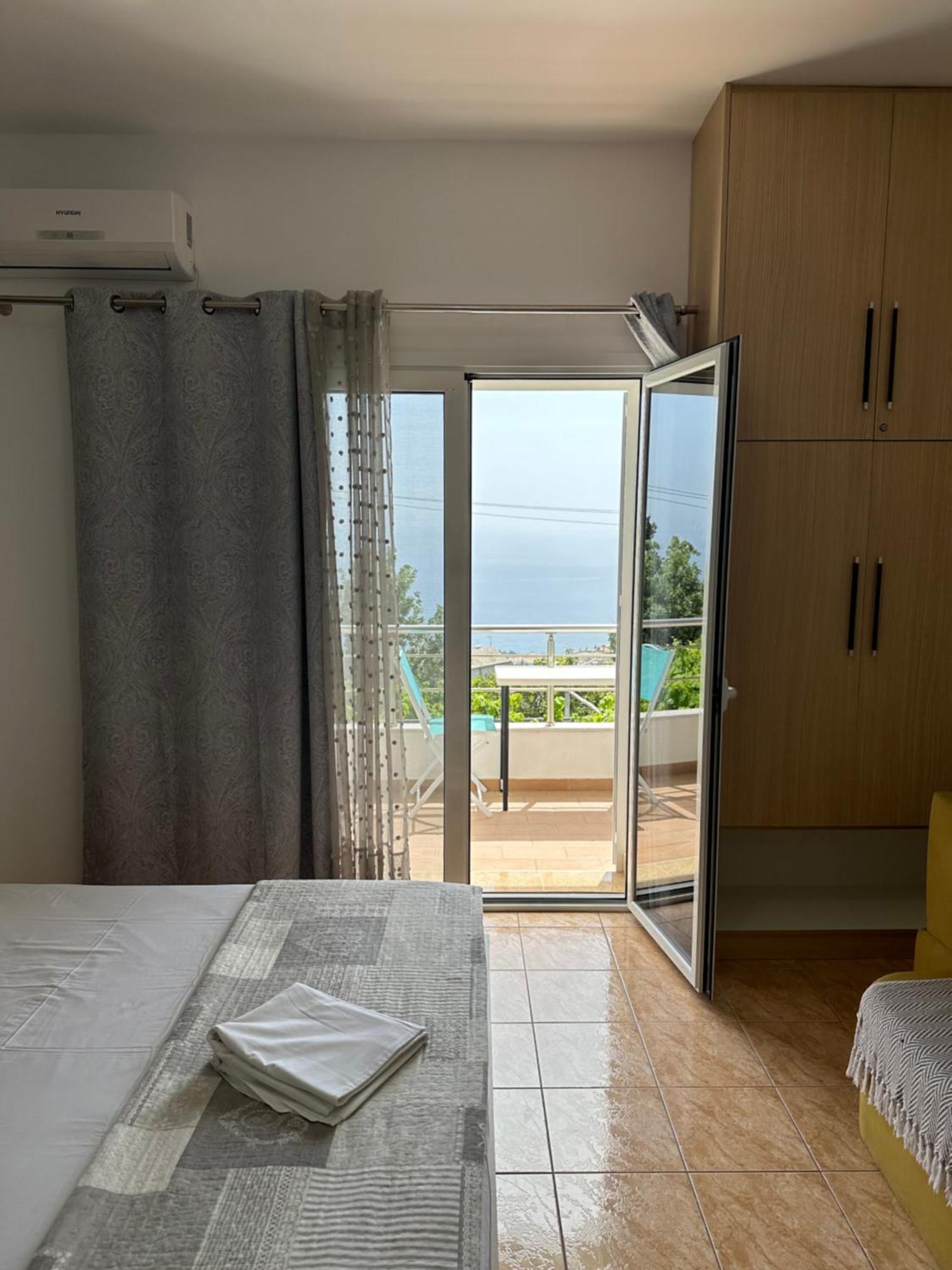 Salt Life Hotel Dhërmi Eksteriør billede