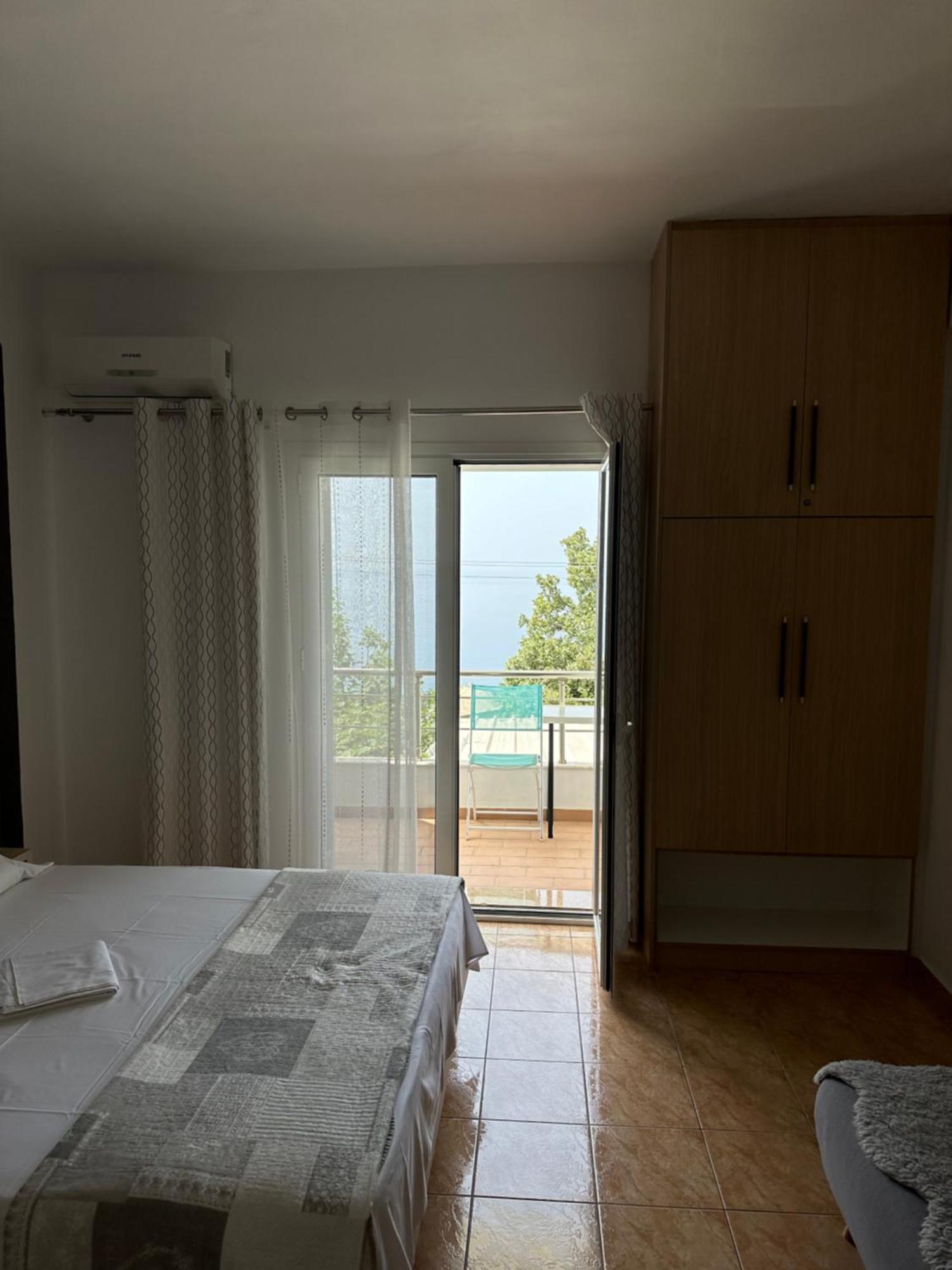 Salt Life Hotel Dhërmi Eksteriør billede