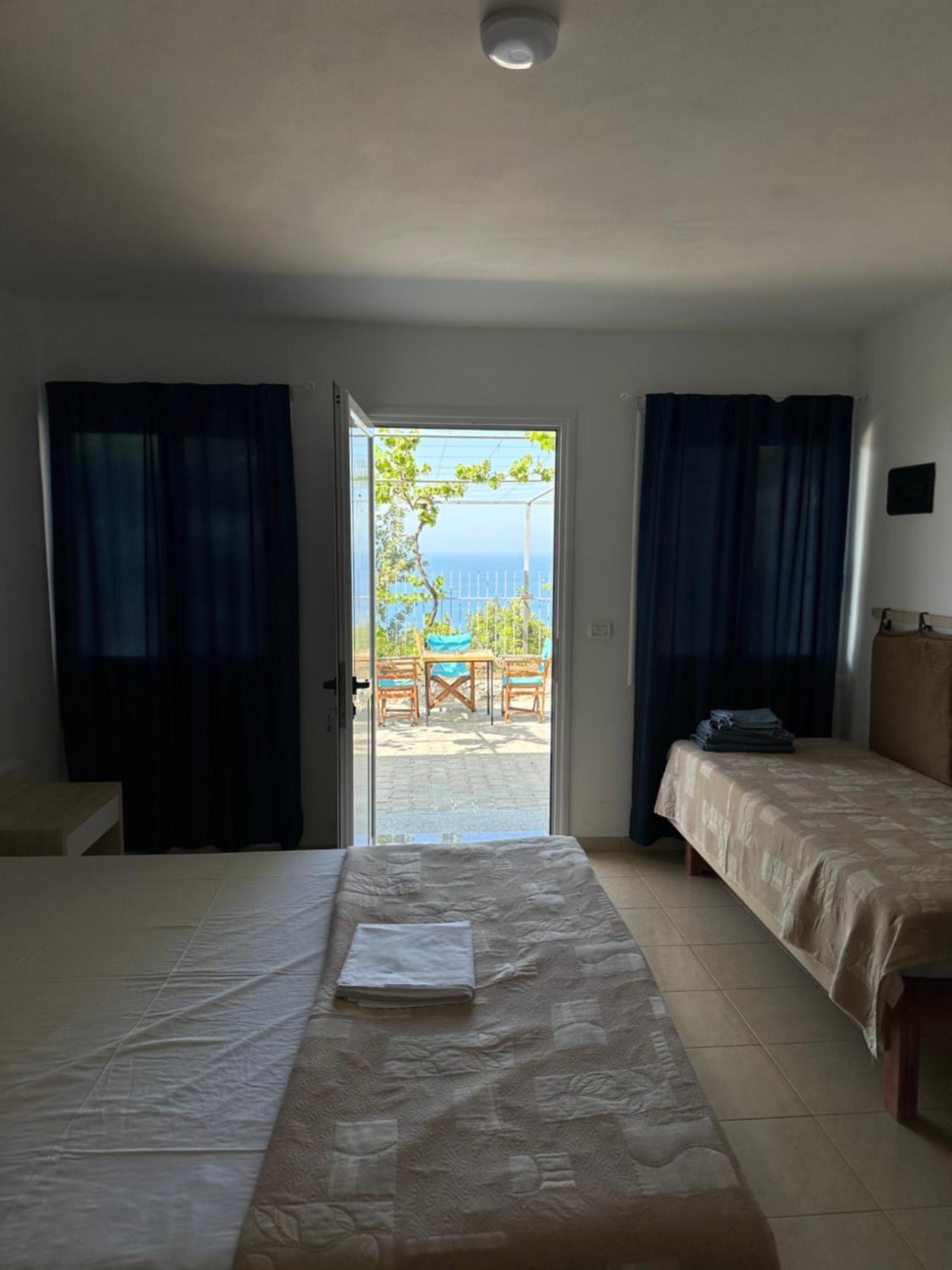 Salt Life Hotel Dhërmi Eksteriør billede